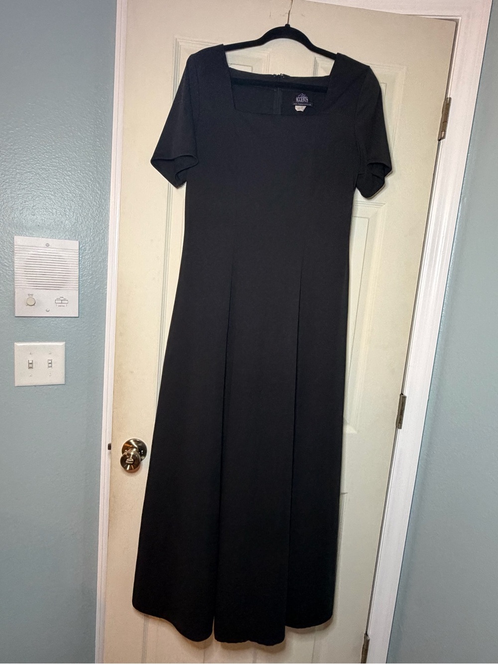 Classic Black Choir Stage Accents Square-Neck Midi Dress - Unbranded
